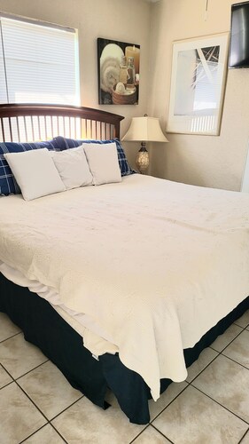 Entire Home 3 mins Siesta Key & 5 mins to Downtown