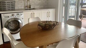 Dining - STYLISH FAMILY BEACH HOUSE WITH HOT TUB (Dromana)
