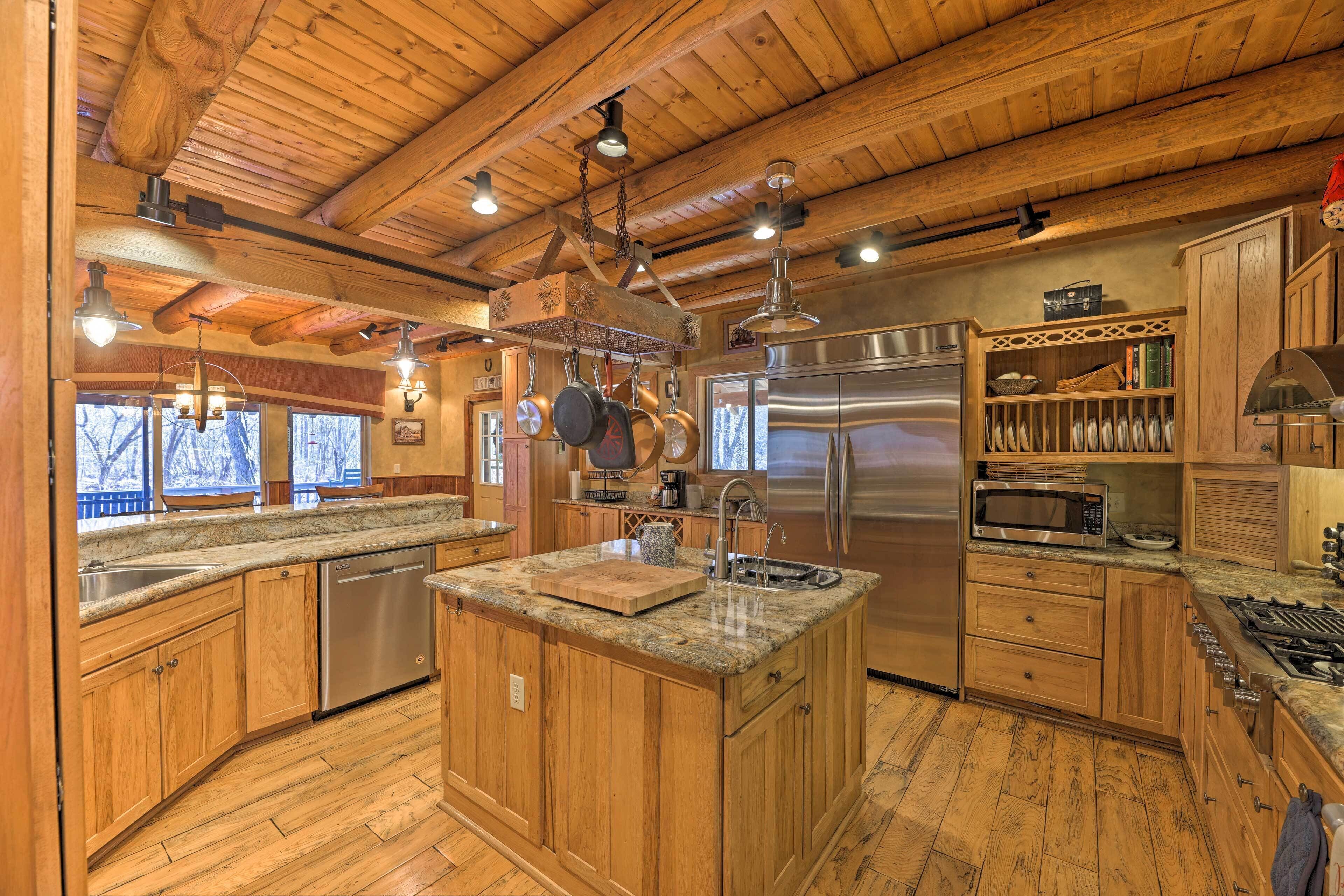 'Serenity on the River' Luxe Lewisburg Cabin!