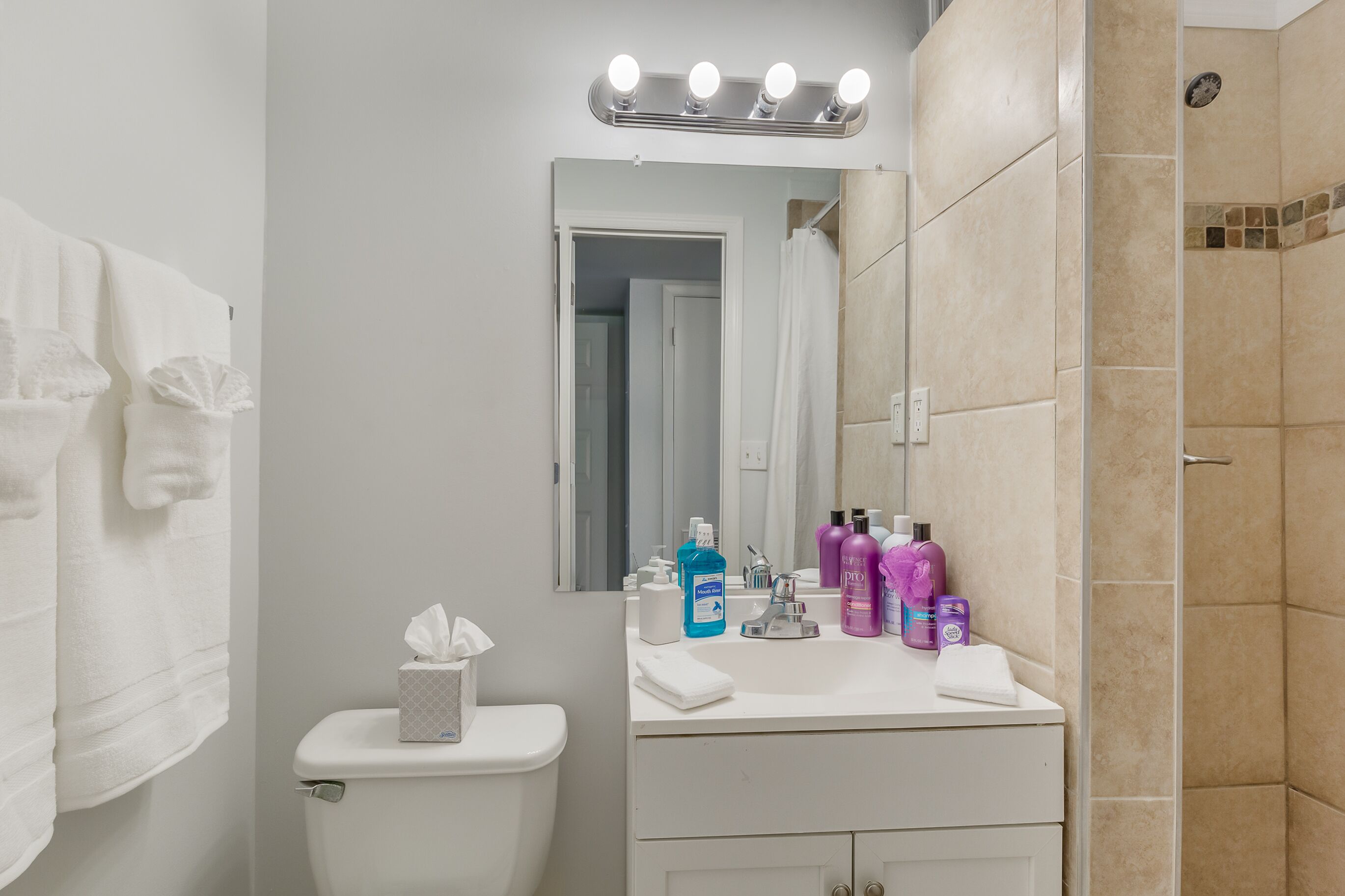 Pool, Close to JU, Downtown, Riverside & San Marco