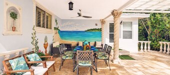 WALK to Beach Luxury 3BR Villa in Hollywood Lakes