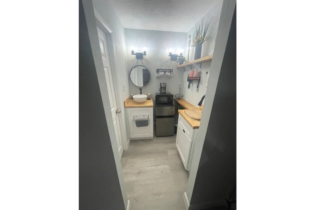 Fully remodeled 1 bedroom studio