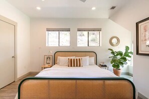 2 soverom, strykejern/-brett, wi-fi (inkludert) og sengetøy