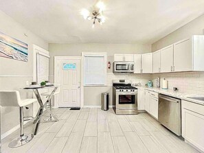 Private kitchen - Luxury 1 bedroom apartment (Rochester)