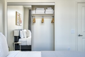 2 sovrum, strykjärn/strykbräda, wi-fi och sängkläder