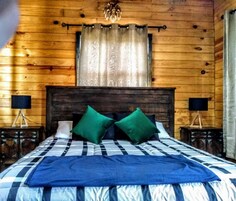 Cabaña Deluxe | Espacio para trabajar con un portátil y wifi gratis