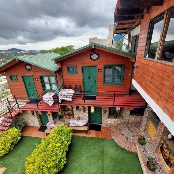 Kabin Keluarga | Teras/patio