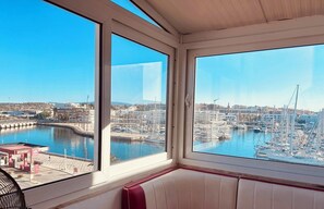 Interior - Lagos apartment with panoramic yacht Marina views (Lagos)