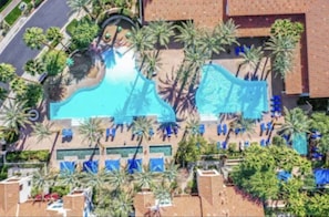 Piscina all'aperto, una piscina riscaldata