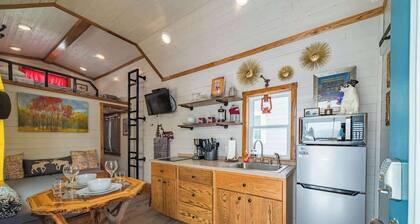 Tiny House Marshall- 1 block from Harrison