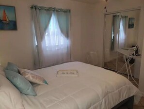 1 habitación, escritorio, tabla de planchar con plancha y wifi gratis 