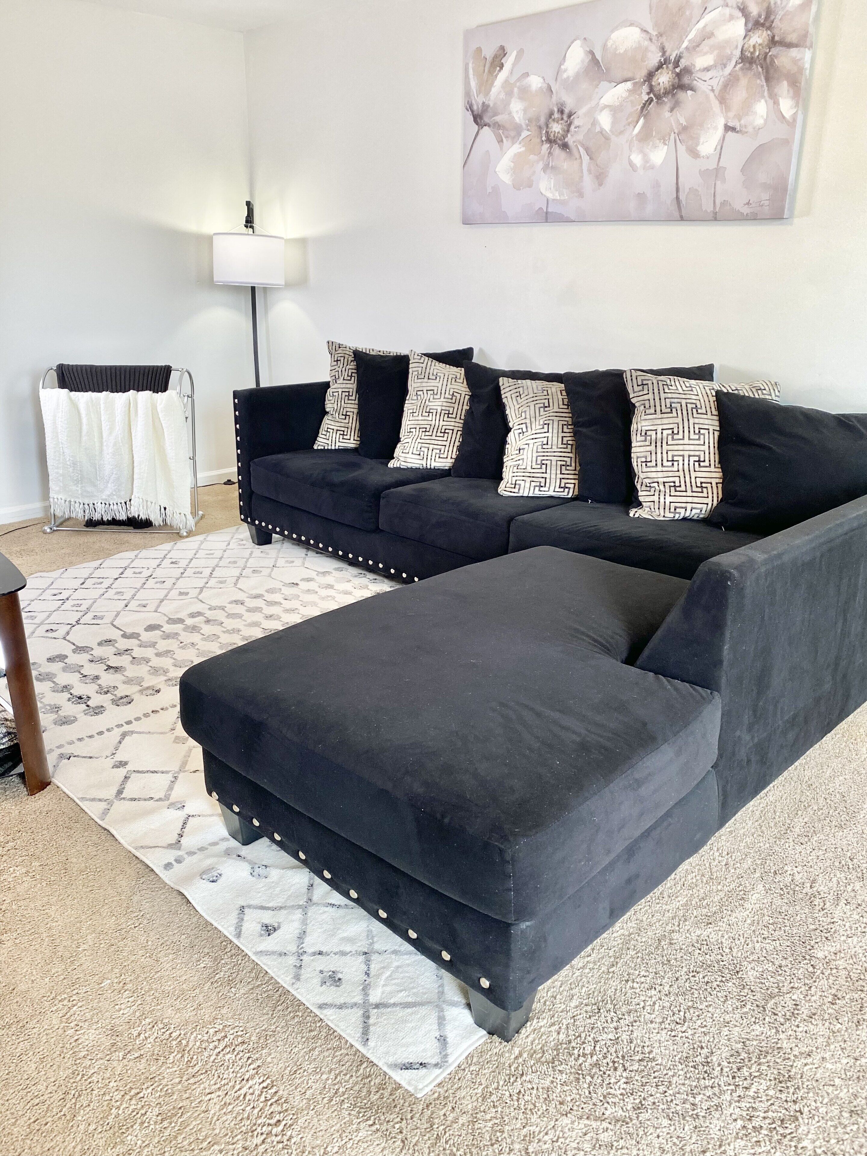 Legacy Pad! Spacious 2 bed townhome with modern vibes