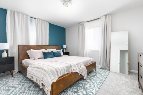 Convenient| Business and Family Friendly Home