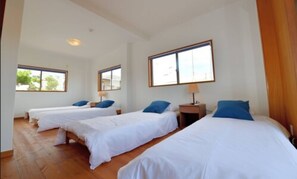 Interior - Grand Bleu (Fujisawa)