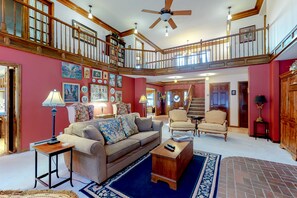 TV, fireplace, DVD player, books