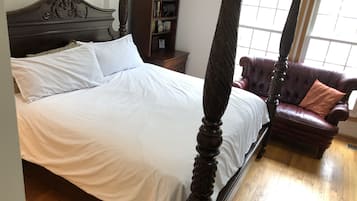 4 bedrooms, desk, WiFi (free)