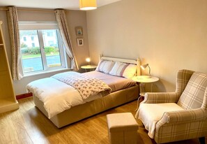 5 chambres, fer et planche à repasser, lit parapluie, Wi-Fi gratuit