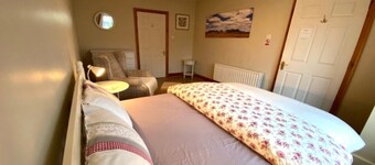 Fough East, Cozy and close to town
