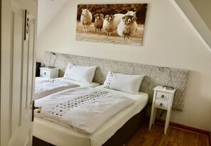 5 Schlafzimmer, Bügeleisen/Bügelbrett, Reisekinderbett, kostenloses WLAN