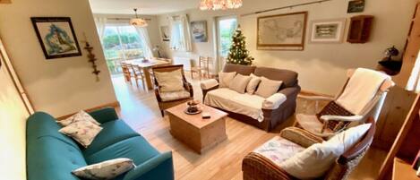 Télévision, cheminée