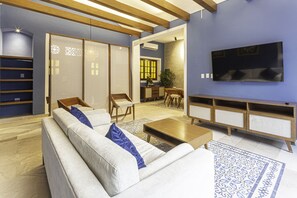 Smart TV, books - ★Casa Mercedes ~ Stylish & Historic in ❤ of Mérida (Mérida)