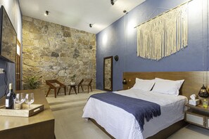 2 bedrooms, iron/ironing board, WiFi, bed sheets - ★Casa Mercedes ~ Stylish & Historic in ❤ of Mérida (Mérida)
