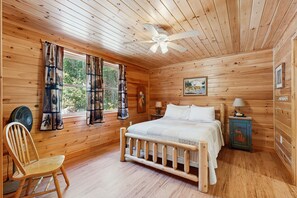 3 bedrooms, WiFi, bed sheets, wheelchair access