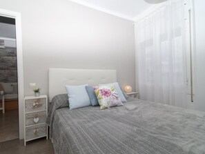 1 Schlafzimmer, Bügeleisen/Bügelbrett, Internetzugang
