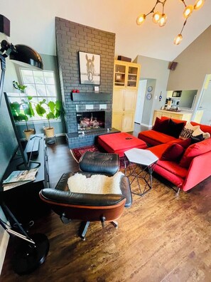 تلفزيون ذكي، مدفأة، ستيريو