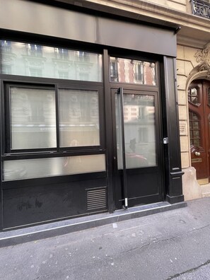 Exterior detail - Wonderful apartment close to Eifel tower (Paris)