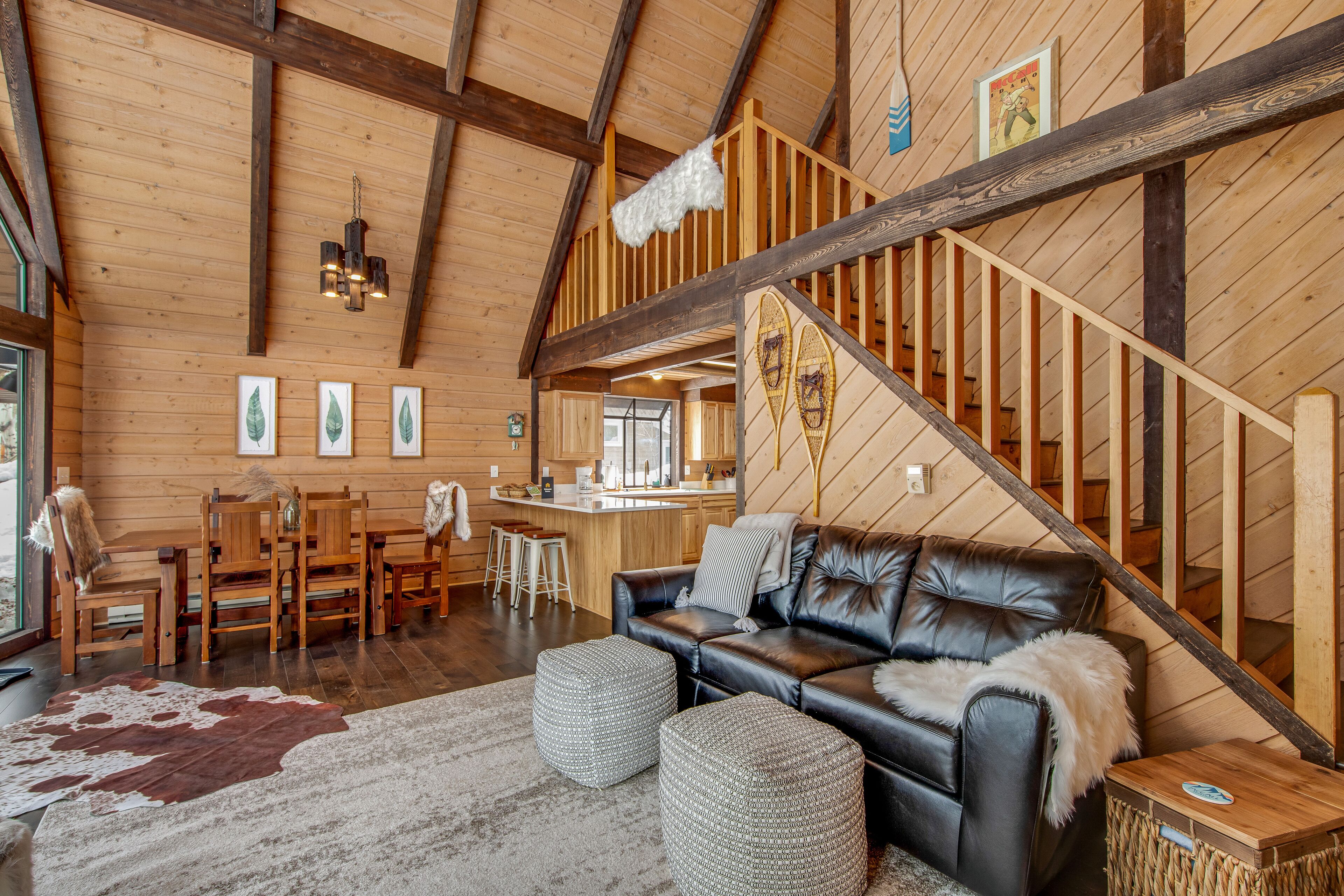 Home near year-round outdoor adventure - furnished patio, W/D & free WiFi