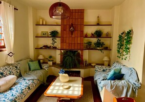 Smart-TV, Kamin, Tischfußball, Tischtennisplatte