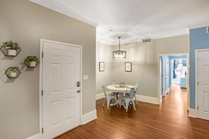 House, 2 Bedrooms | Dining - Bee's Knees by Lucky Savannah (Savannah)