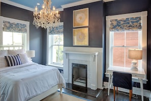 House, 2 Bedrooms | 2 bedrooms - Chateau on Charlton by Lucky Savannah (Savannah)