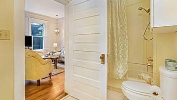 Townhome, 1 Bedroom | Bathroom | Towels