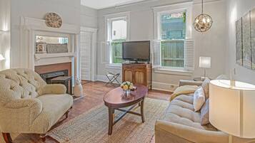Townhome, 1 Bedroom | Living room