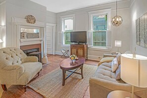 Townhome, 1 Bedroom | Living room - Oglethorpe Square Retreat (Savannah)