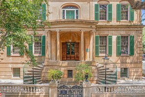 Exterior - Oglethorpe Square Retreat (Savannah)