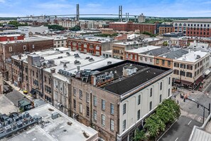 Exterior - Art Lovers off Broughton (Savannah)