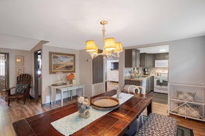 House, 3 Bedrooms | Dining - Sissy's Cottage (Tybee Island)