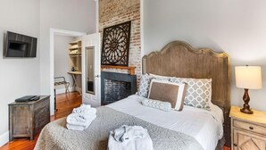 Apartment, 1 Bedroom - Suites at Bay by Lucky Savannah (Savannah)