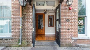 Exterior - Suites at Bay by Lucky Savannah (Savannah)