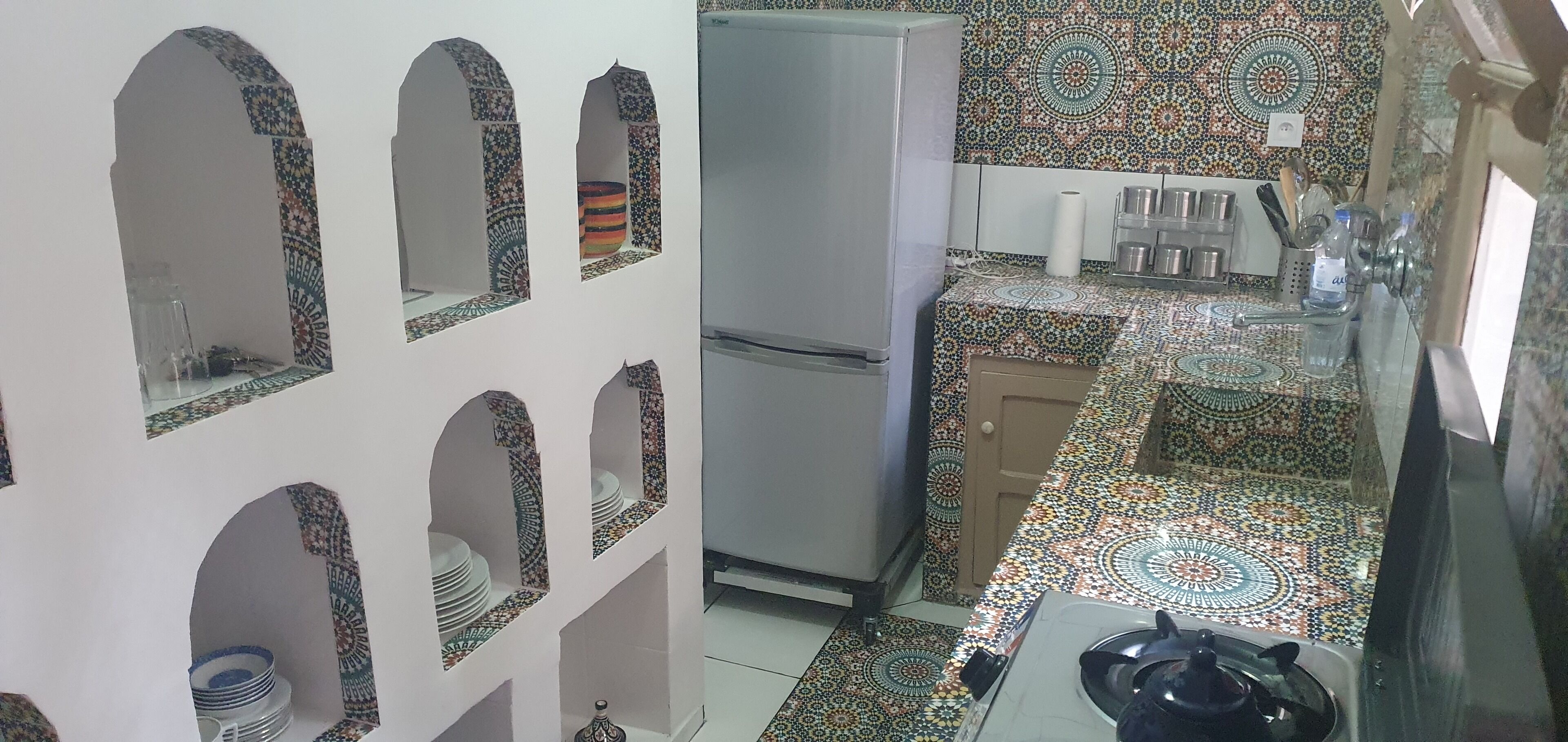 2 bedrooms, iron/ironing board, internet