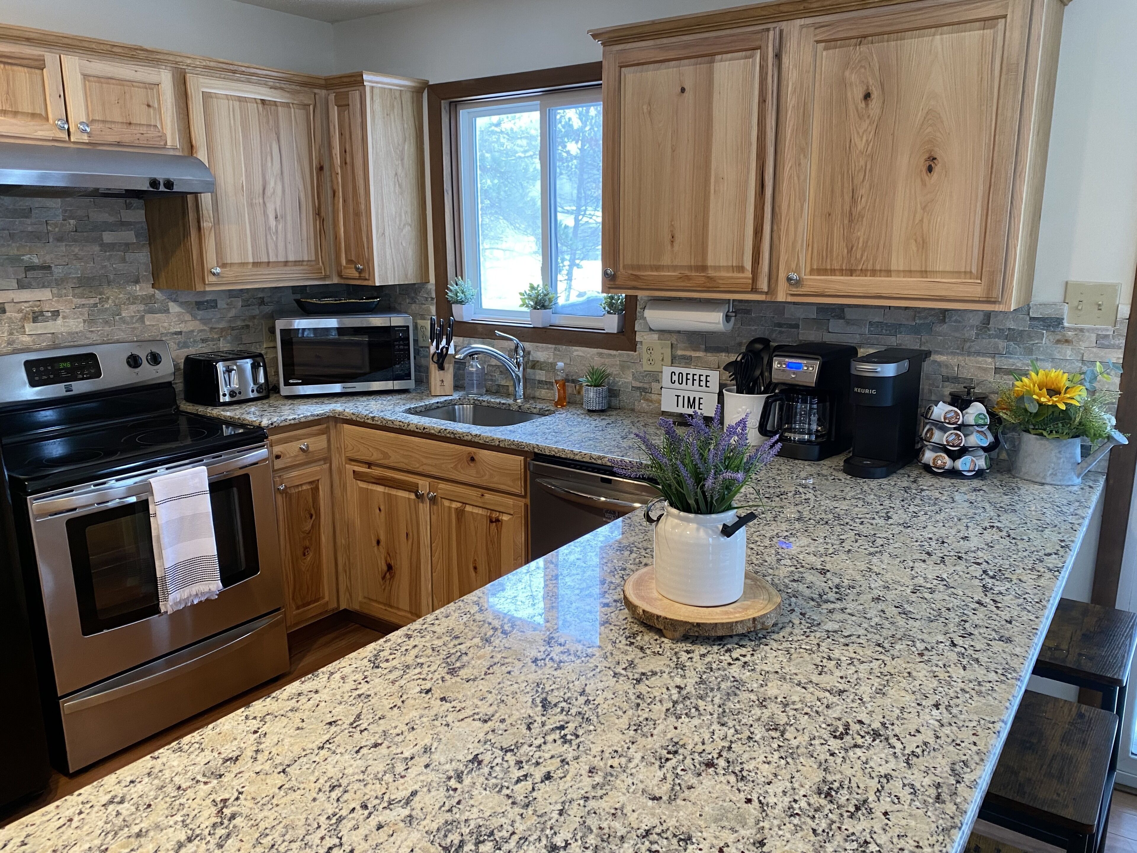 Quite Family Ski Cabin w/ Bonus BR. Wet Bar, Pool Table and Foosball Table