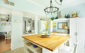 Condo, 1 Bedroom | Private kitchen