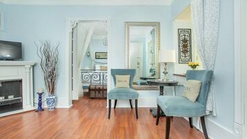Condo, 1 Bedroom | Living room