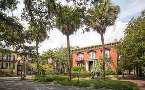 Condo, 3 Bedrooms | Exterior - Gordon Chic by Lucky Savannah (Savannah)