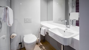 Double or Twin Room | Bathroom