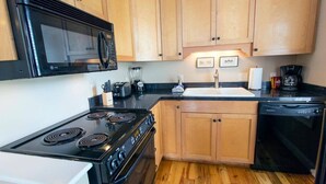 House, 1 Bedroom | Private kitchen - York Lane Carriage House by Lucky Savannah (Savannah)