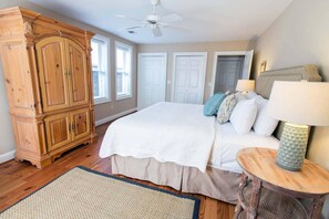 House, 1 Bedroom | 1 bedroom - York Lane Carriage House by Lucky Savannah (Savannah)